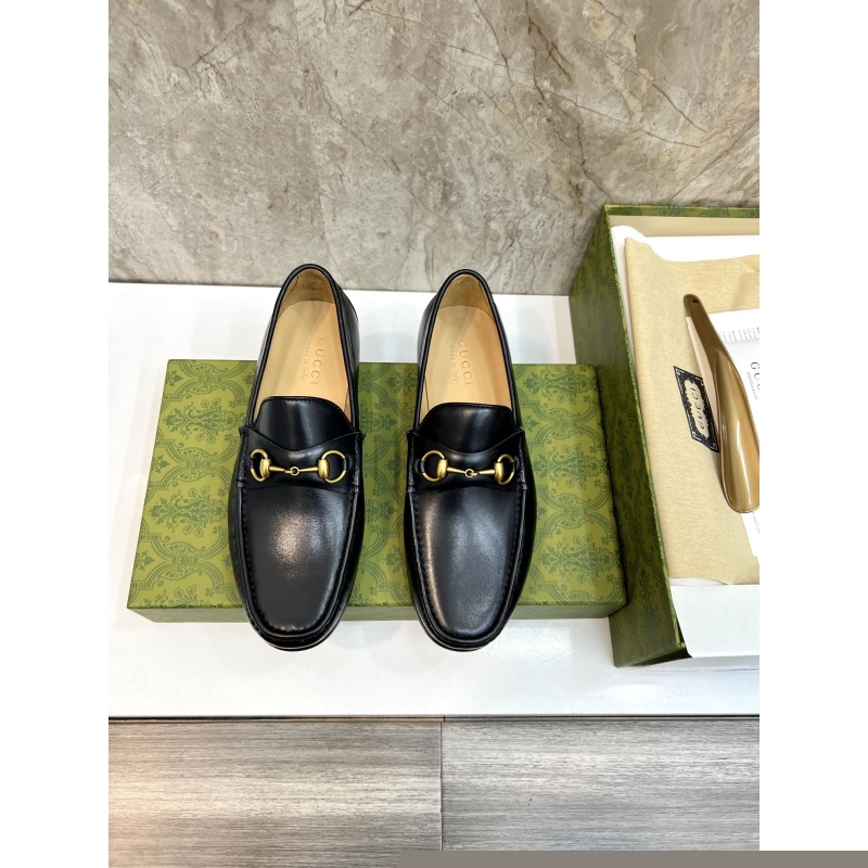 G*u*i leather shoes